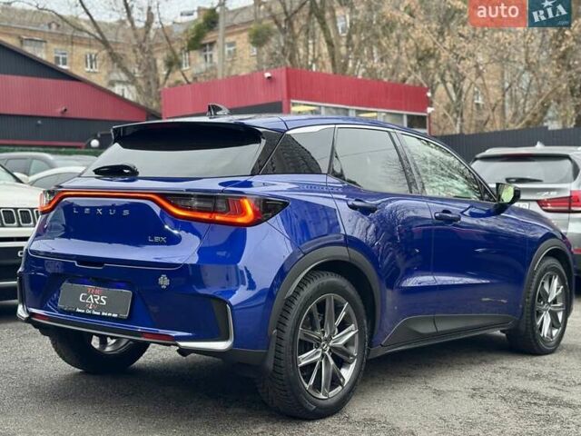Синій Лексус LBX, об'ємом двигуна 1.49 л та пробігом 18 тис. км за 39500 $, фото 2 на Automoto.ua