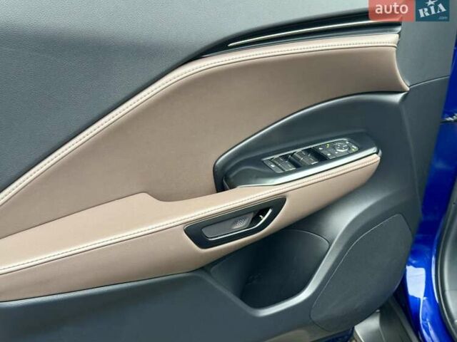 Синій Лексус LBX, об'ємом двигуна 1.49 л та пробігом 18 тис. км за 39500 $, фото 14 на Automoto.ua