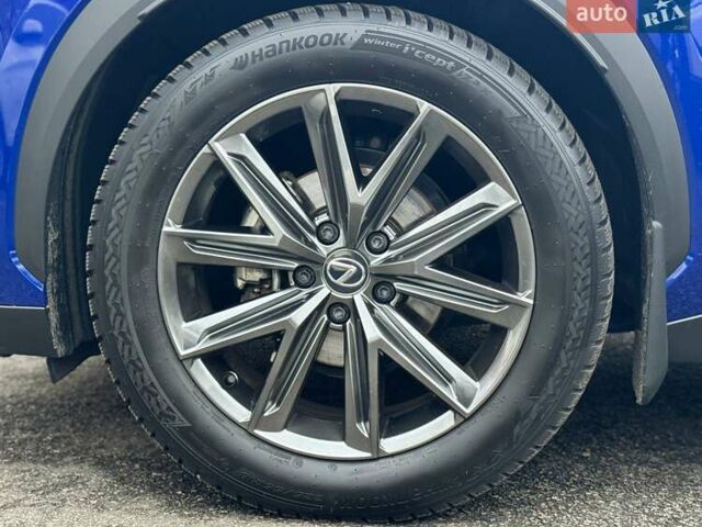 Синій Лексус LBX, об'ємом двигуна 1.49 л та пробігом 18 тис. км за 39500 $, фото 35 на Automoto.ua