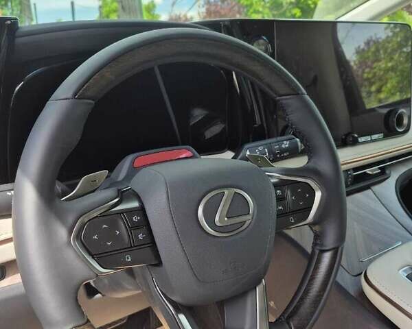 Білий Лексус LM, об'ємом двигуна 2.49 л та пробігом 8 тис. км за 115900 $, фото 2 на Automoto.ua