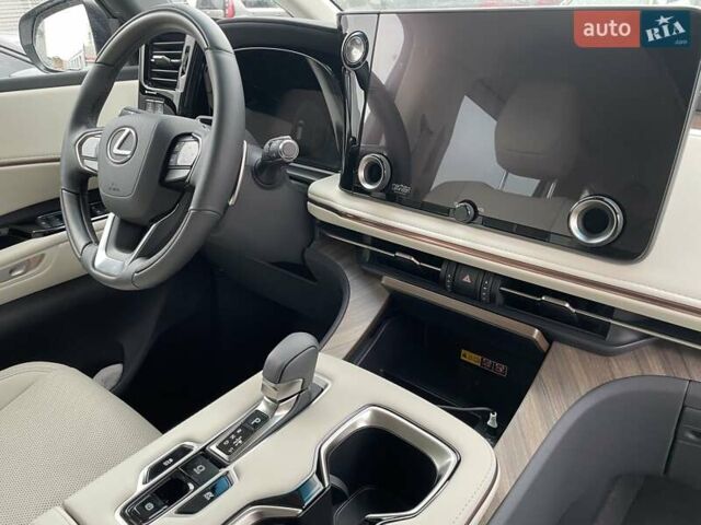 Білий Лексус LM, об'ємом двигуна 2.49 л та пробігом 8 тис. км за 115900 $, фото 13 на Automoto.ua