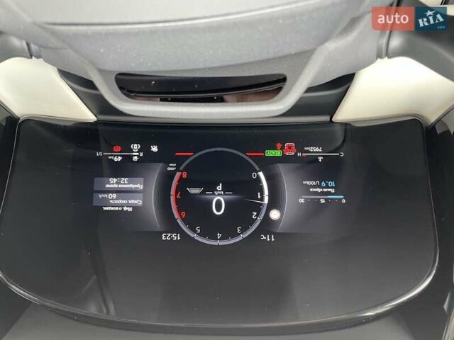 Білий Лексус LM, об'ємом двигуна 2.49 л та пробігом 8 тис. км за 115900 $, фото 16 на Automoto.ua