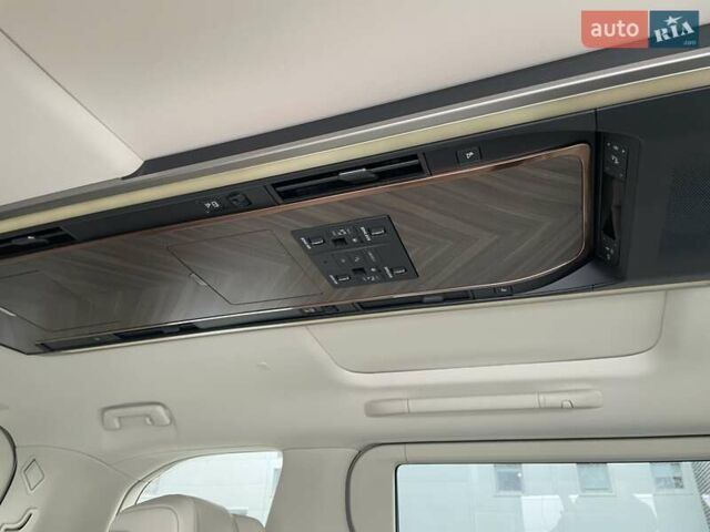 Білий Лексус LM, об'ємом двигуна 2.49 л та пробігом 8 тис. км за 115900 $, фото 12 на Automoto.ua