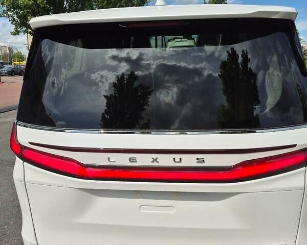 Білий Лексус LM, об'ємом двигуна 2.49 л та пробігом 8 тис. км за 115900 $, фото 4 на Automoto.ua