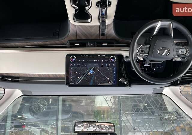 Чорний Лексус LM, об'ємом двигуна 2.39 л та пробігом 55 тис. км за 129537 $, фото 7 на Automoto.ua