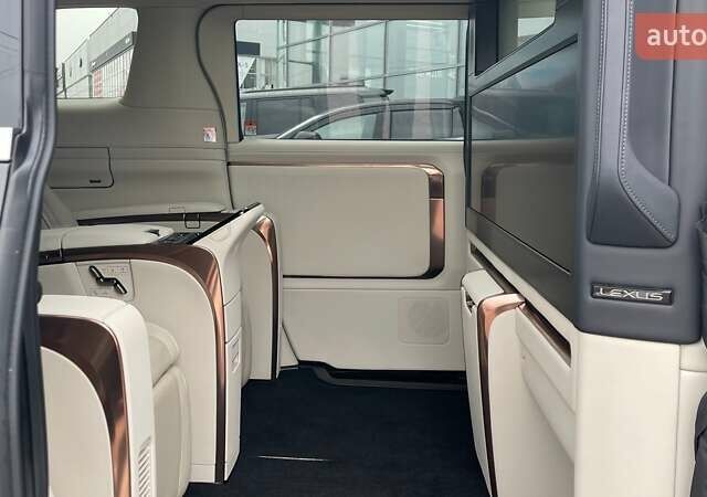 Чорний Лексус LM, об'ємом двигуна 2.39 л та пробігом 55 тис. км за 129537 $, фото 6 на Automoto.ua