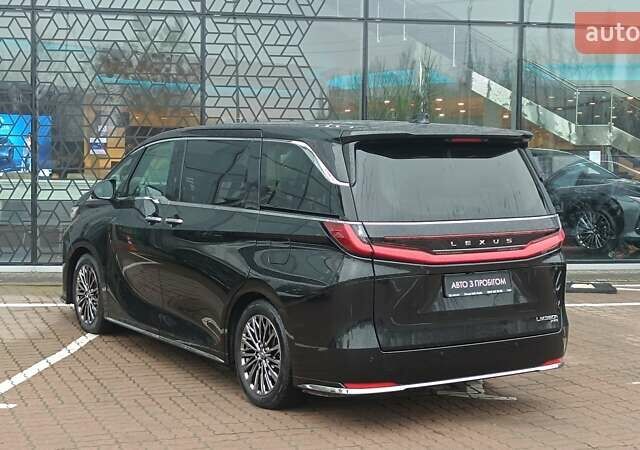 Чорний Лексус LM, об'ємом двигуна 2.39 л та пробігом 55 тис. км за 129537 $, фото 1 на Automoto.ua