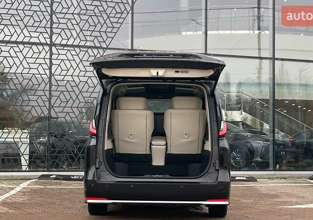 Чорний Лексус LM, об'ємом двигуна 2.39 л та пробігом 55 тис. км за 129537 $, фото 9 на Automoto.ua