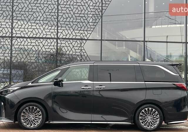 Чорний Лексус LM, об'ємом двигуна 2.39 л та пробігом 55 тис. км за 129537 $, фото 2 на Automoto.ua