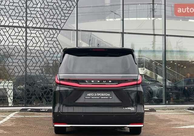 Чорний Лексус LM, об'ємом двигуна 2.39 л та пробігом 55 тис. км за 129537 $, фото 3 на Automoto.ua