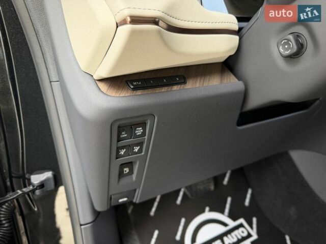 Черный Лексус LM, объемом двигателя 2.49 л и пробегом 2 тыс. км за 115000 $, фото 54 на Automoto.ua