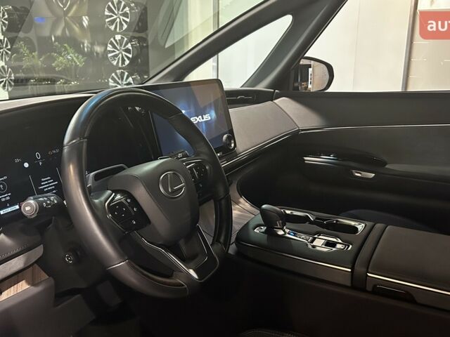 Лексус LM, объемом двигателя 2.49 л и пробегом 0 тыс. км за 118260 $, фото 17 на Automoto.ua