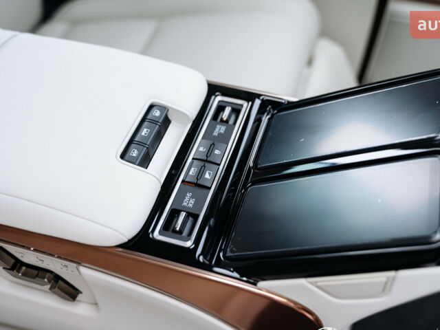 Лексус LM, объемом двигателя 2.49 л и пробегом 0 тыс. км за 141386 $, фото 10 на Automoto.ua