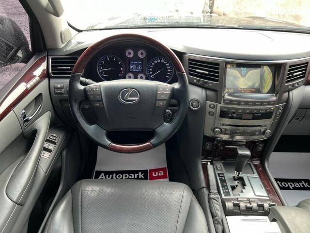 Черный Лексус LX 570, объемом двигателя 57 л и пробегом 153 тыс. км за 25490 $, фото 41 на Automoto.ua