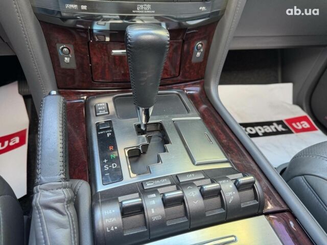 Черный Лексус LX 570, объемом двигателя 57 л и пробегом 153 тыс. км за 25490 $, фото 76 на Automoto.ua