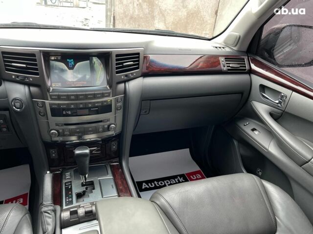 Черный Лексус LX 570, объемом двигателя 57 л и пробегом 153 тыс. км за 25490 $, фото 43 на Automoto.ua