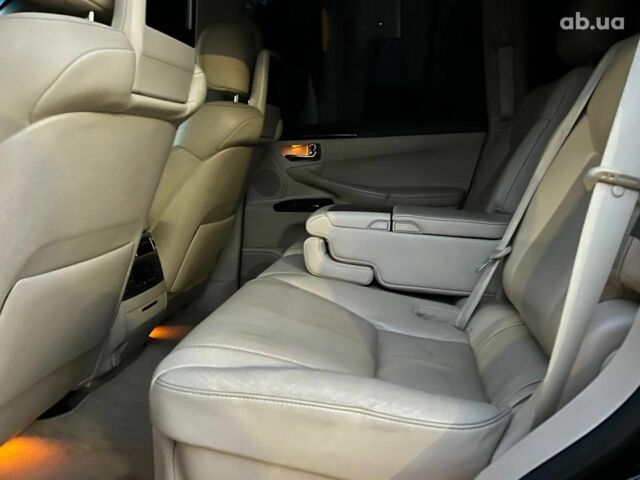 Черный Лексус LX 570, объемом двигателя 5.7 л и пробегом 192 тыс. км за 33990 $, фото 16 на Automoto.ua