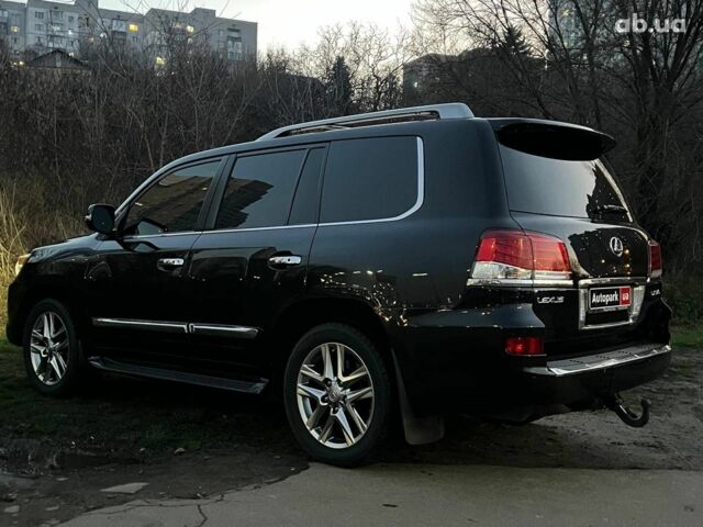 Черный Лексус LX 570, объемом двигателя 5.7 л и пробегом 192 тыс. км за 33990 $, фото 4 на Automoto.ua