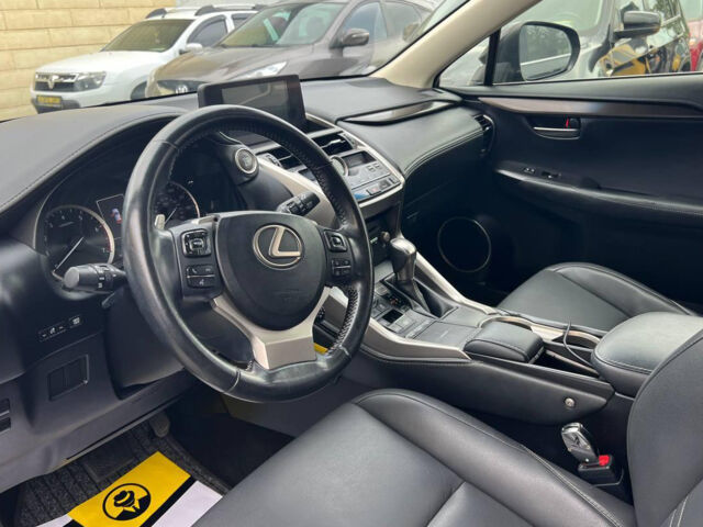 Черный Лексус NX 300, объемом двигателя 2 л и пробегом 130 тыс. км за 27800 $, фото 10 на Automoto.ua