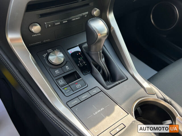 Сірий Лексус NX 300h, об'ємом двигуна 2.5 л та пробігом 52 тис. км за 36800 $, фото 25 на Automoto.ua