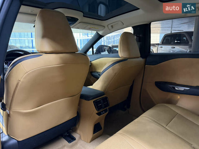 Білий Лексус RZ, об'ємом двигуна 0 л та пробігом 9 тис. км за 41900 $, фото 22 на Automoto.ua