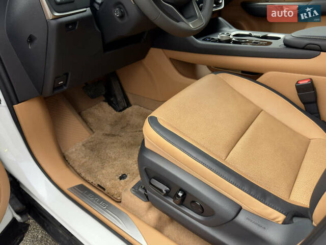 Белый Лексус RZ, объемом двигателя 0 л и пробегом 7 тыс. км за 37800 $, фото 39 на Automoto.ua