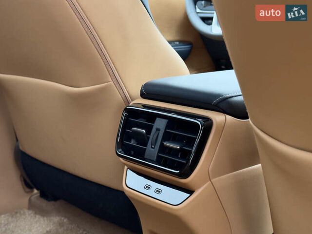 Белый Лексус RZ, объемом двигателя 0 л и пробегом 7 тыс. км за 37800 $, фото 53 на Automoto.ua