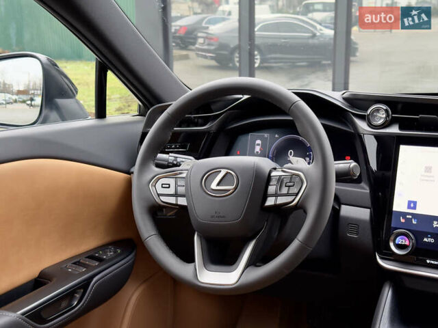 Белый Лексус RZ, объемом двигателя 0 л и пробегом 7 тыс. км за 37800 $, фото 62 на Automoto.ua