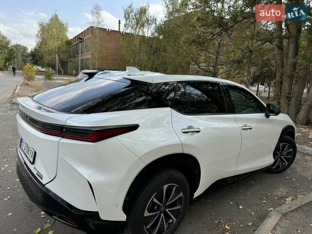 Белый Лексус RZ, объемом двигателя 0 л и пробегом 4 тыс. км за 52900 $, фото 9 на Automoto.ua