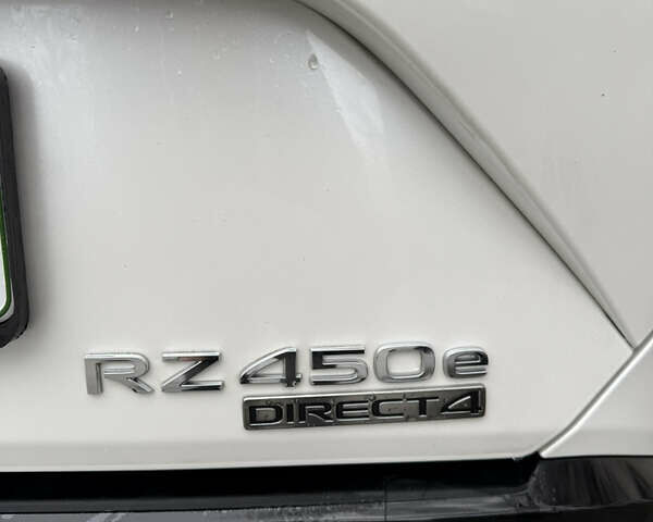 Белый Лексус RZ, объемом двигателя 0 л и пробегом 40 тыс. км за 37300 $, фото 11 на Automoto.ua