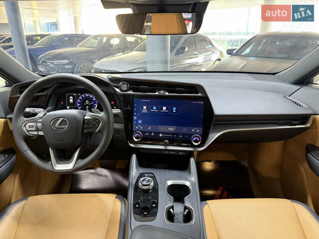 Білий Лексус RZ, об'ємом двигуна 0 л та пробігом 9 тис. км за 41900 $, фото 25 на Automoto.ua