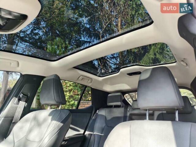 Білий Лексус RZ, об'ємом двигуна 0 л та пробігом 4 тис. км за 40000 $, фото 10 на Automoto.ua