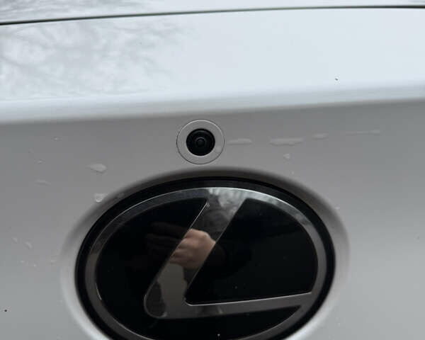 Белый Лексус RZ, объемом двигателя 0 л и пробегом 40 тыс. км за 37300 $, фото 9 на Automoto.ua