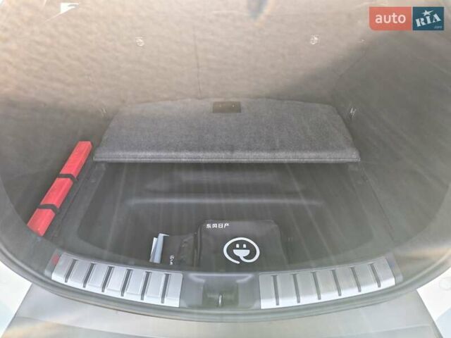 Білий Лексус RZ, об'ємом двигуна 0 л та пробігом 4 тис. км за 40000 $, фото 5 на Automoto.ua