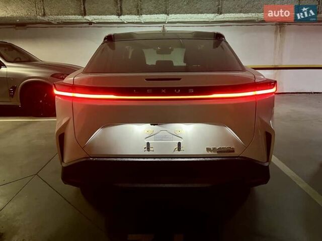 Білий Лексус RZ, об'ємом двигуна 0 л та пробігом 2 тис. км за 42000 $, фото 5 на Automoto.ua