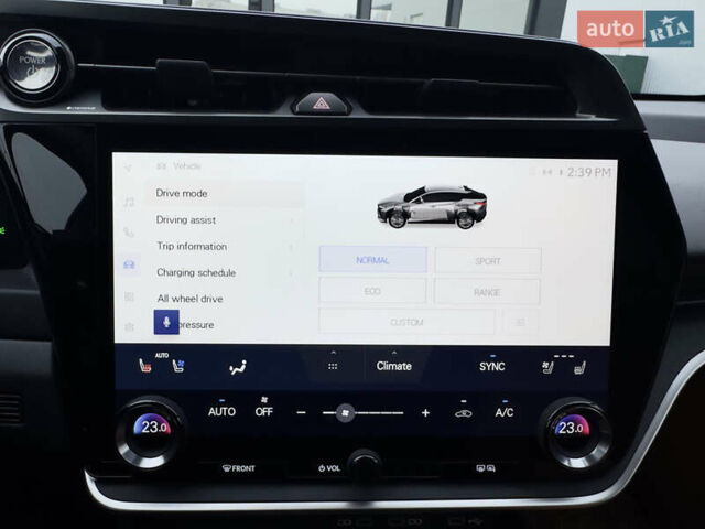Белый Лексус RZ, объемом двигателя 0 л и пробегом 7 тыс. км за 37800 $, фото 68 на Automoto.ua