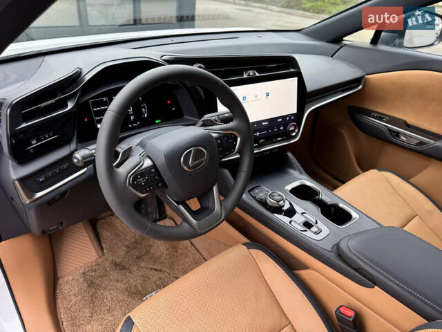 Белый Лексус RZ, объемом двигателя 0 л и пробегом 7 тыс. км за 37800 $, фото 41 на Automoto.ua