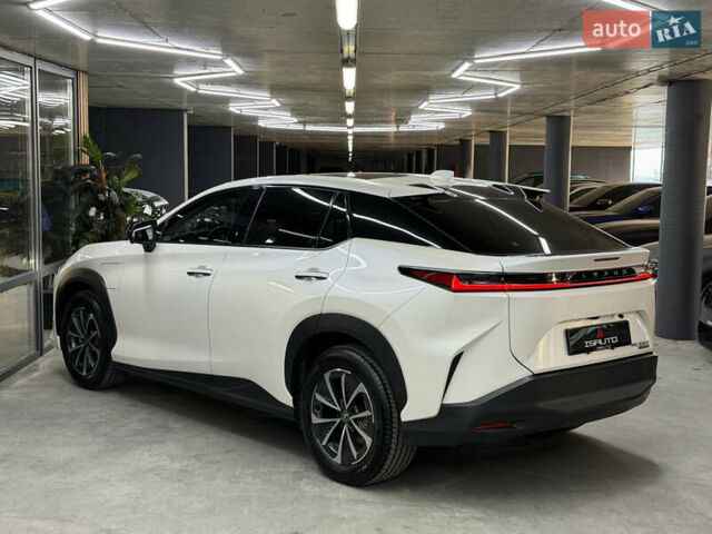 Білий Лексус RZ, об'ємом двигуна 0 л та пробігом 9 тис. км за 41900 $, фото 9 на Automoto.ua