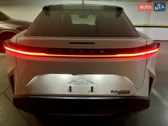 Білий Лексус RZ, об'ємом двигуна 0 л та пробігом 2 тис. км за 42000 $, фото 1 на Automoto.ua