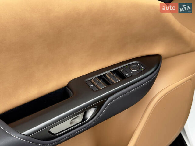 Белый Лексус RZ, объемом двигателя 0 л и пробегом 7 тыс. км за 37800 $, фото 37 на Automoto.ua