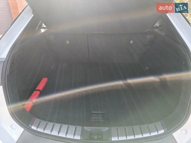 Білий Лексус RZ, об'ємом двигуна 0 л та пробігом 4 тис. км за 40000 $, фото 4 на Automoto.ua