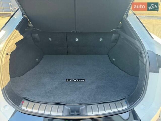 Лексус RZ 2024 у Трускавце на Automoto.ua Білий Лексус RZ, об'ємом двигуна 0 л та пробігом 1 тис. км за 38500 $, фото 30 на Automoto.ua