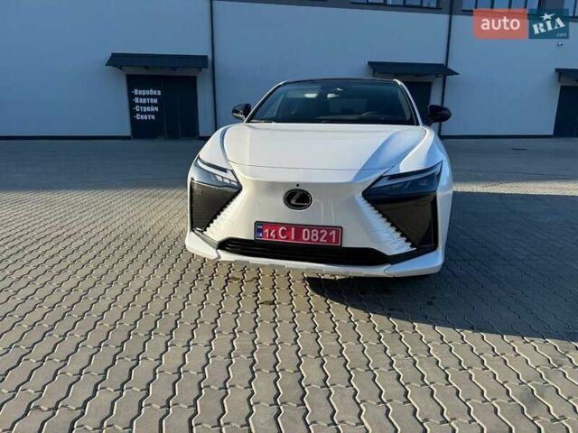 Белый Лексус RZ, объемом двигателя 0 л и пробегом 1 тыс. км за 38900 $, фото 8 на Automoto.ua