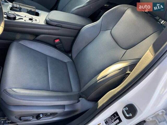 Лексус RZ 2024 у Трускавце на Automoto.ua Білий Лексус RZ, об'ємом двигуна 0 л та пробігом 1 тис. км за 38500 $, фото 29 на Automoto.ua