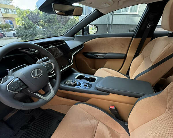Чорний Лексус RZ, об'ємом двигуна 0 л та пробігом 10 тис. км за 45000 $, фото 26 на Automoto.ua