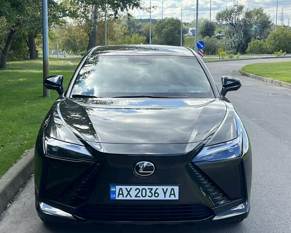 Черный Лексус RZ, объемом двигателя 0 л и пробегом 11 тыс. км за 42500 $, фото 2 на Automoto.ua
