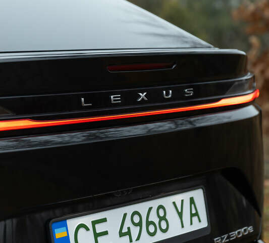 Чорний Лексус RZ, об'ємом двигуна 0 л та пробігом 25 тис. км за 35800 $, фото 7 на Automoto.ua