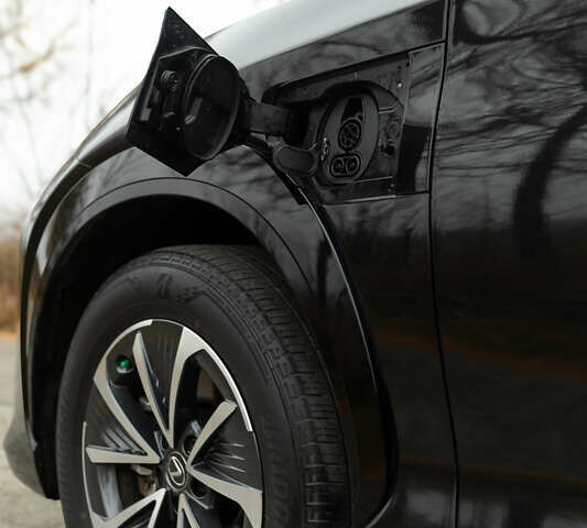 Чорний Лексус RZ, об'ємом двигуна 0 л та пробігом 25 тис. км за 35800 $, фото 5 на Automoto.ua