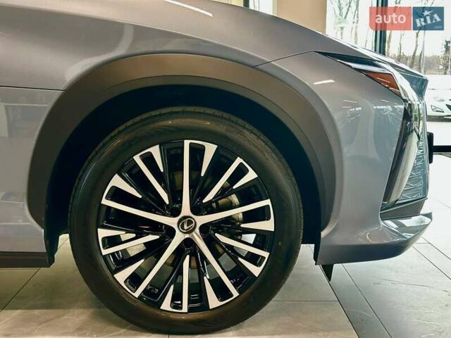 Лексус RZ, объемом двигателя 0 л и пробегом 24 тыс. км за 48900 $, фото 4 на Automoto.ua