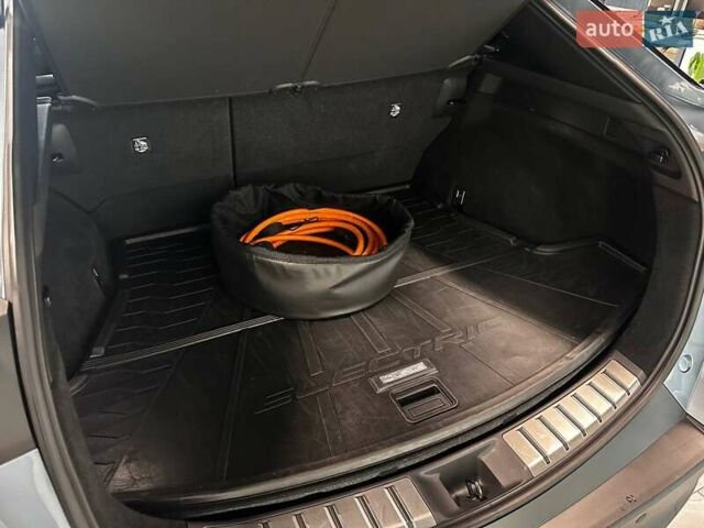 Лексус RZ, объемом двигателя 0 л и пробегом 24 тыс. км за 48900 $, фото 38 на Automoto.ua